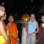 Im Gespräch mit Mönchen in Phitsanulok / Thailand